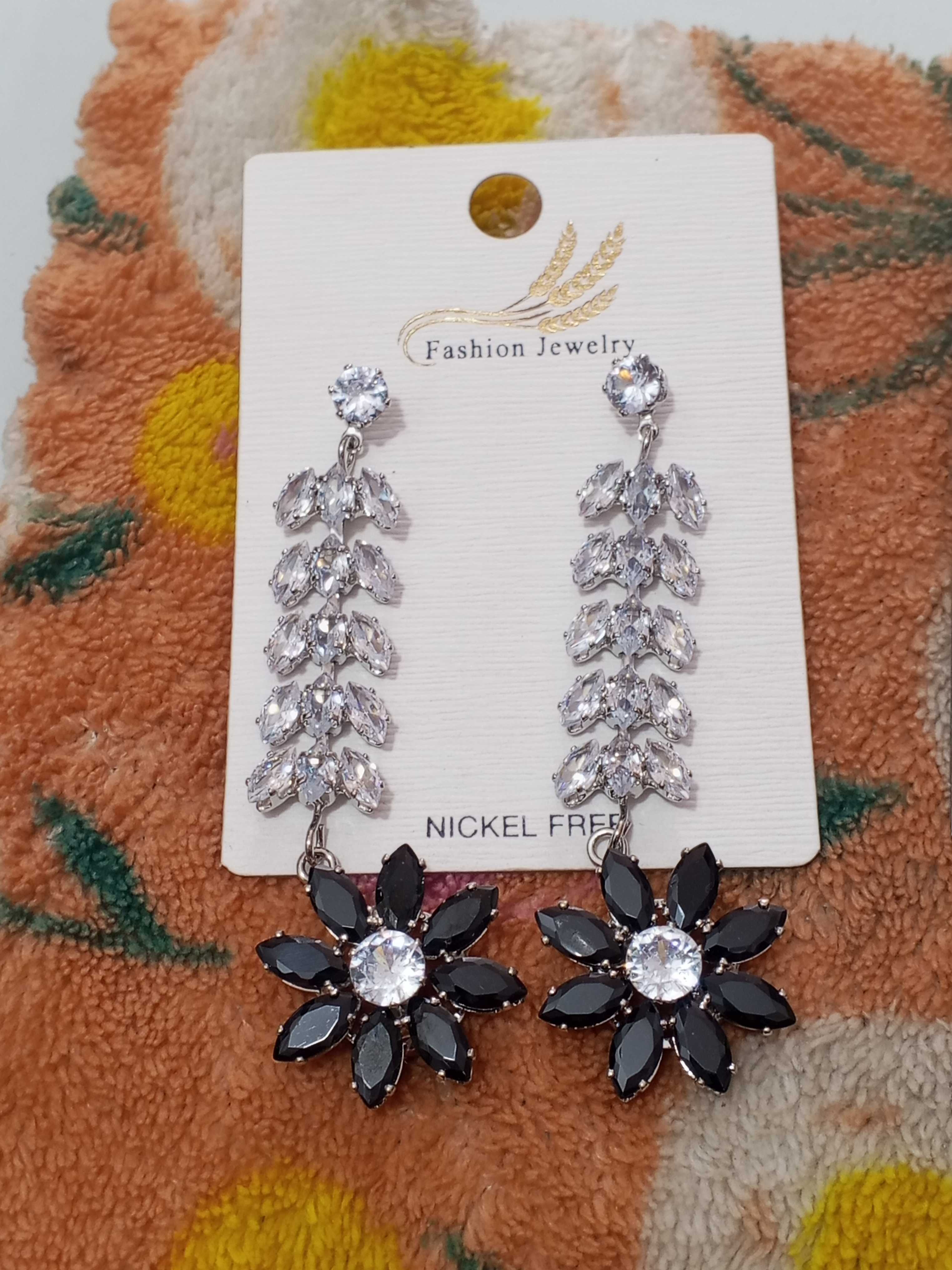 Elegant Crystal Drop Earrings – Nickel Free